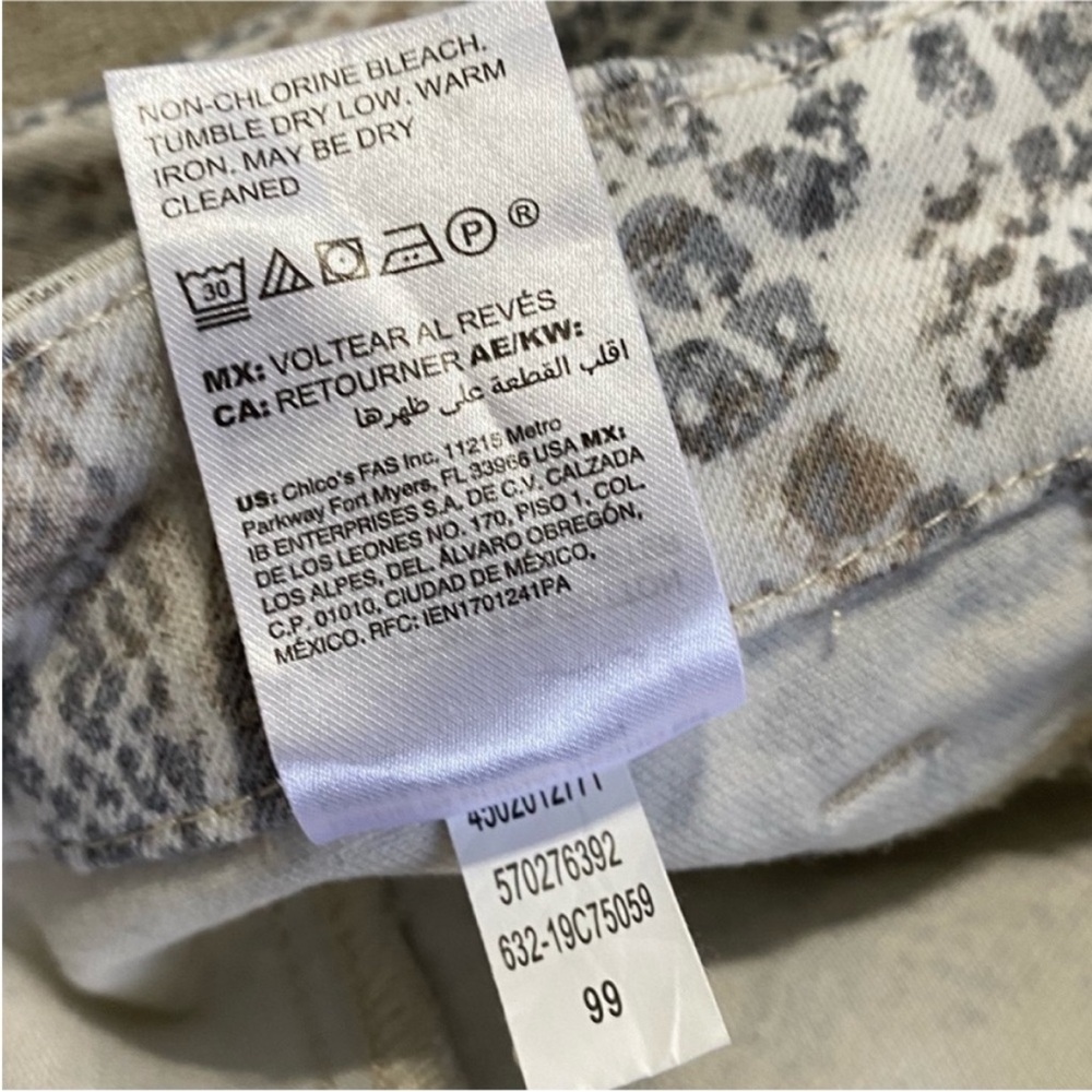 Chico’s So‎ Slimming Python Snake Print Girlfrien… - image 13